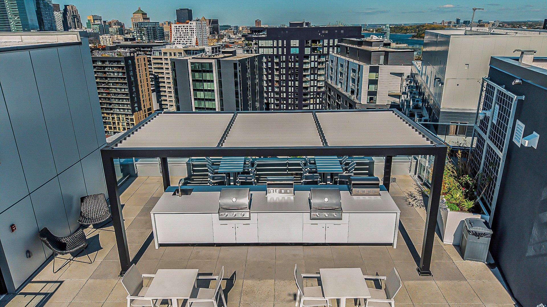 CUISINE EXTÉRIEURE PHOTO PRINCIPALE